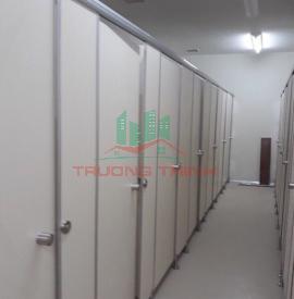 Thi công vách ngăn vệ sinh compact ở Bình Dương #1