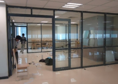 Thi công vách ngăn nhôm kính tại Bình Dương