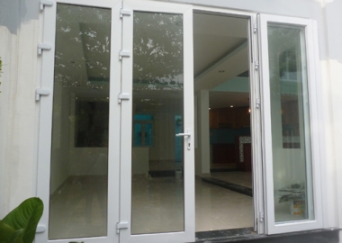 Lắp đặt cửa nhôm xinfa cho biệt thự