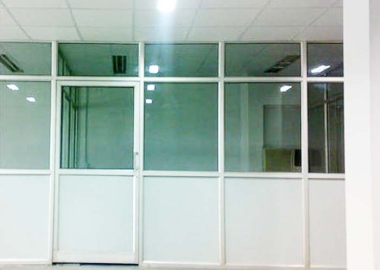 Thi công vách ngăn nhôm kính tại Tân Uyên