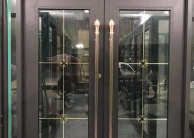 Thợ thi công cửa nhôm xingfa tại Bình Dương