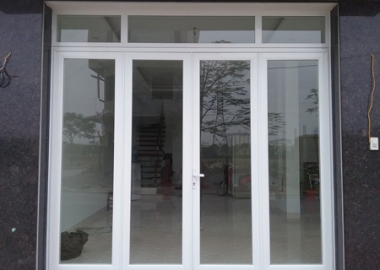 Thi công lắp đặt cửa nhựa lõi thép
