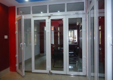 Công ty sản xuất cửa nhựa lõi thép ở Bến Cát