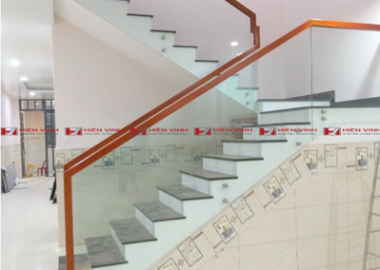 Thợ làm lan can kính cường lực Bình Dương