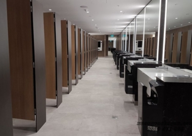 Thi công vách ngăn vệ sinh cho bệnh viện