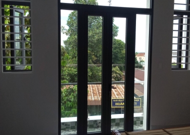Làm cửa nhôm xinfa cho nhà ở