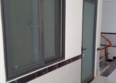 ĐƠN VỊ THI CÔNG CỬA NHỰA LÕI THÉP BÌNH PHƯỚC