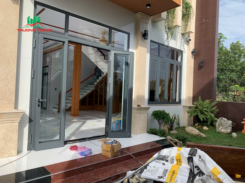 Chính sách bảo hành lên đến 5 năm, hỗ trợ bảo trì tận nơi. #1 Lắp cửa nhôm kính tại Bến Cát - bảng giá mới nhất 2025
