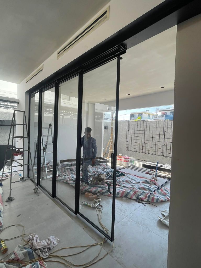 An toàn và bảo mật:#1 Sản xuất lắp đặt cửa nhôm hệ slim Thủ Dầu Một