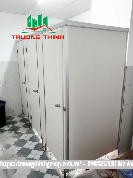 #1 Thi công vách ngăn vệ sinh compact Bình Dương | Cửa Trường Thịnh