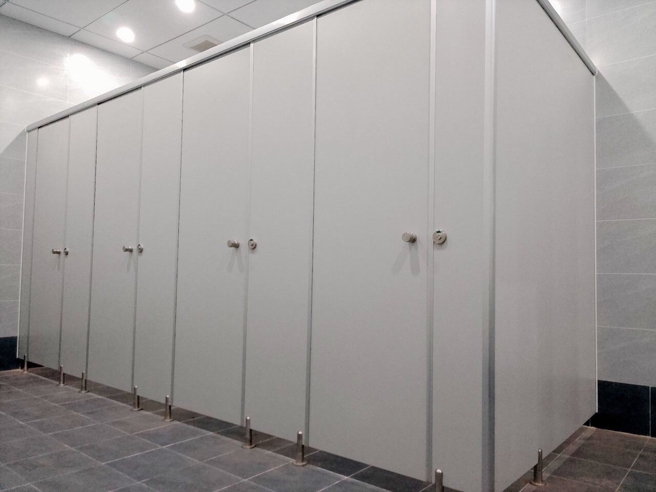 Vách Ngăn Vệ Sinh HPL nhà hàng, tòa nhà, khách sạn, trường học, bệnh viện -- Bình Dương