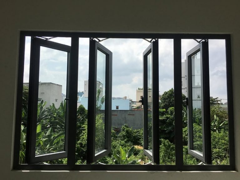 Đối với cửa trượt, trước và sau khi lắp đặt, hãy kiểm tra xem bánh xe hoặc rãnh trượt có ở tình trạng tốt không. #1 Sản xuất cửa nhôm xinfa Bình Dương
