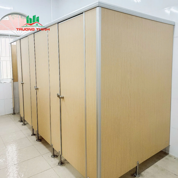 Đội ngũ kỹ thuật viên tay nghề cao, giàu kinh nghiệm. Báo giá chi tiết vách ngăn vệ sinh Compact HPL tại Bắc Tân Uyên - Năm 2025