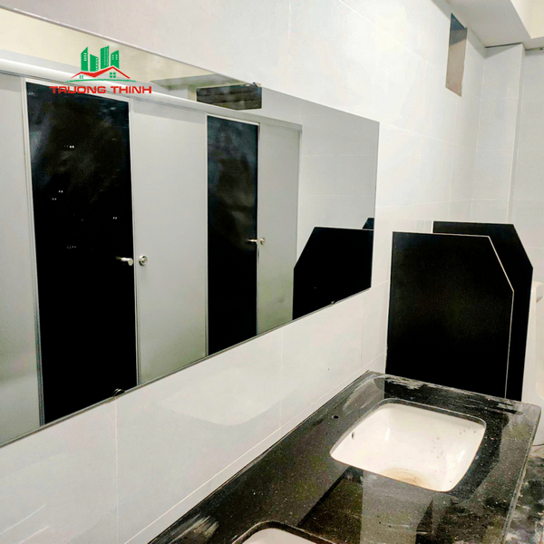 Tại Sao Nên Chọn Vách Ngăn Vệ Sinh Tấm Compact HPL? Vách ngăn vệ sinh tấm compact HPL Dĩ An #1